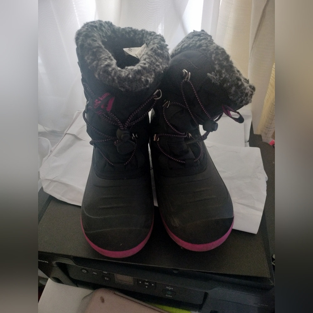 Black and Pink Kamik, Winter Boots,Used Size4 Kids